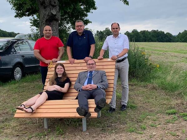 Einweihung eines Waldsofas